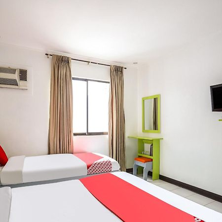 Oyo 210 Apple Tree Suites Cebú Exterior foto