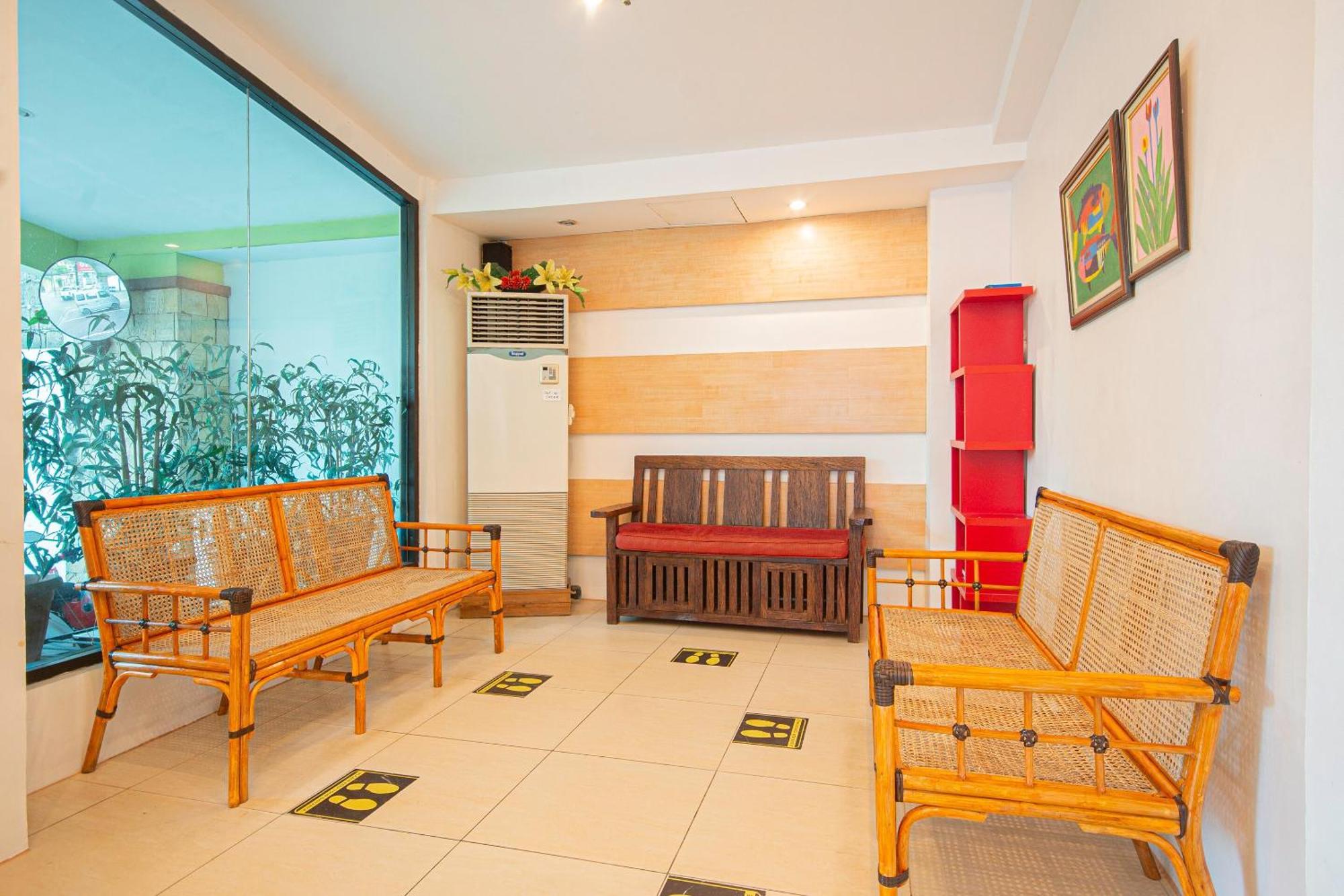 Oyo 210 Apple Tree Suites Cebú Exterior foto